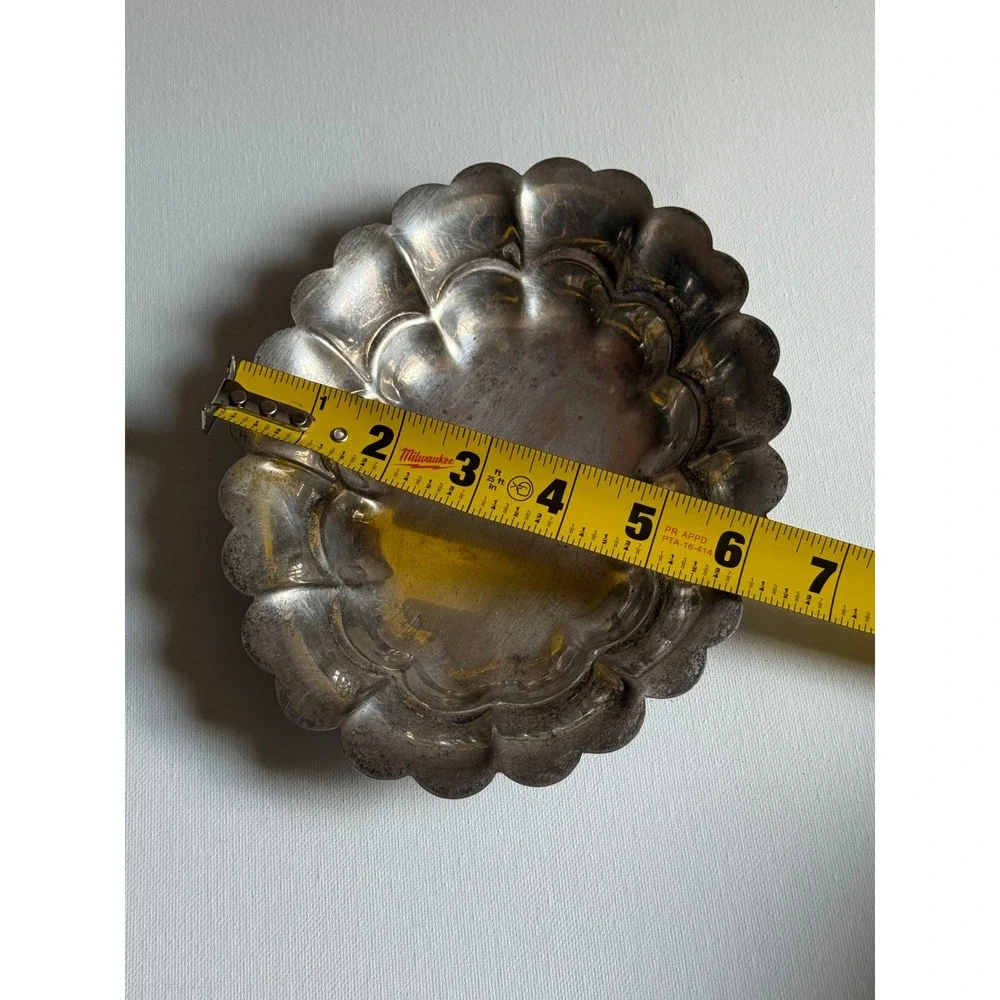 Vintage Silver Scalloped Oval Trinket Dish Metal Catchall Bowl Fluted Edge 8 in